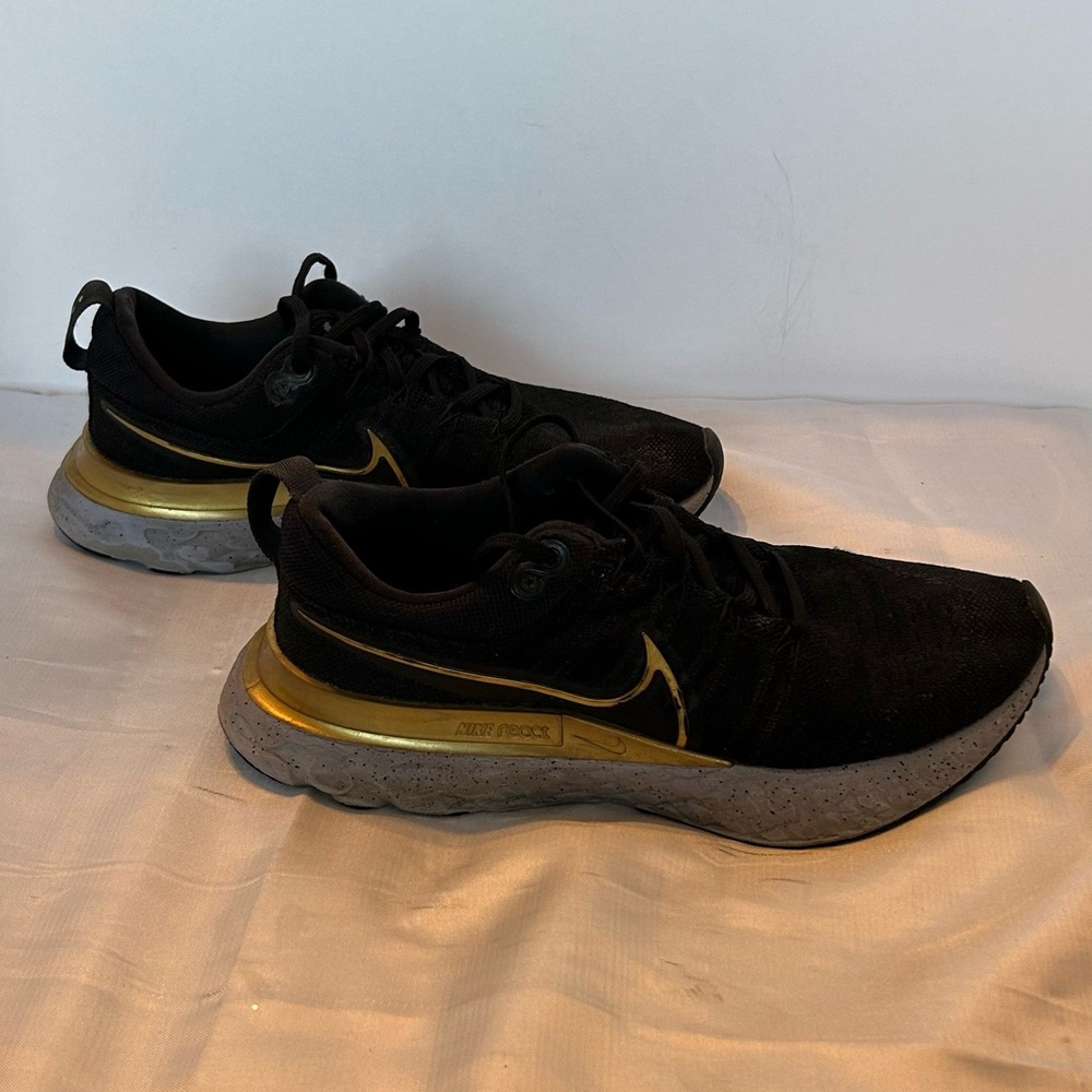 Nike React Infinite Run Flyknit Athletic Shoe Womens Size‎ 8 CT2423-009 Black